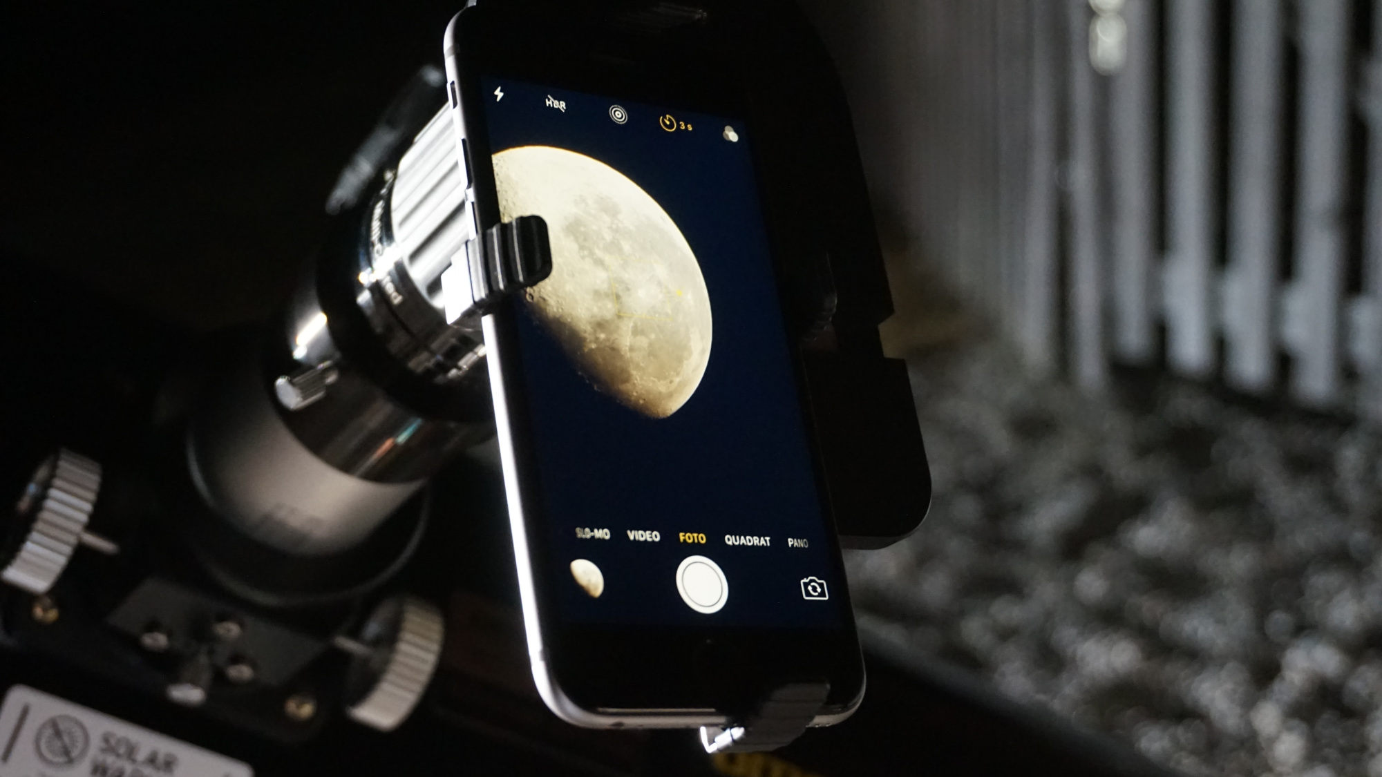 How To Take Pictures Of The Moon With Your Smartphone?