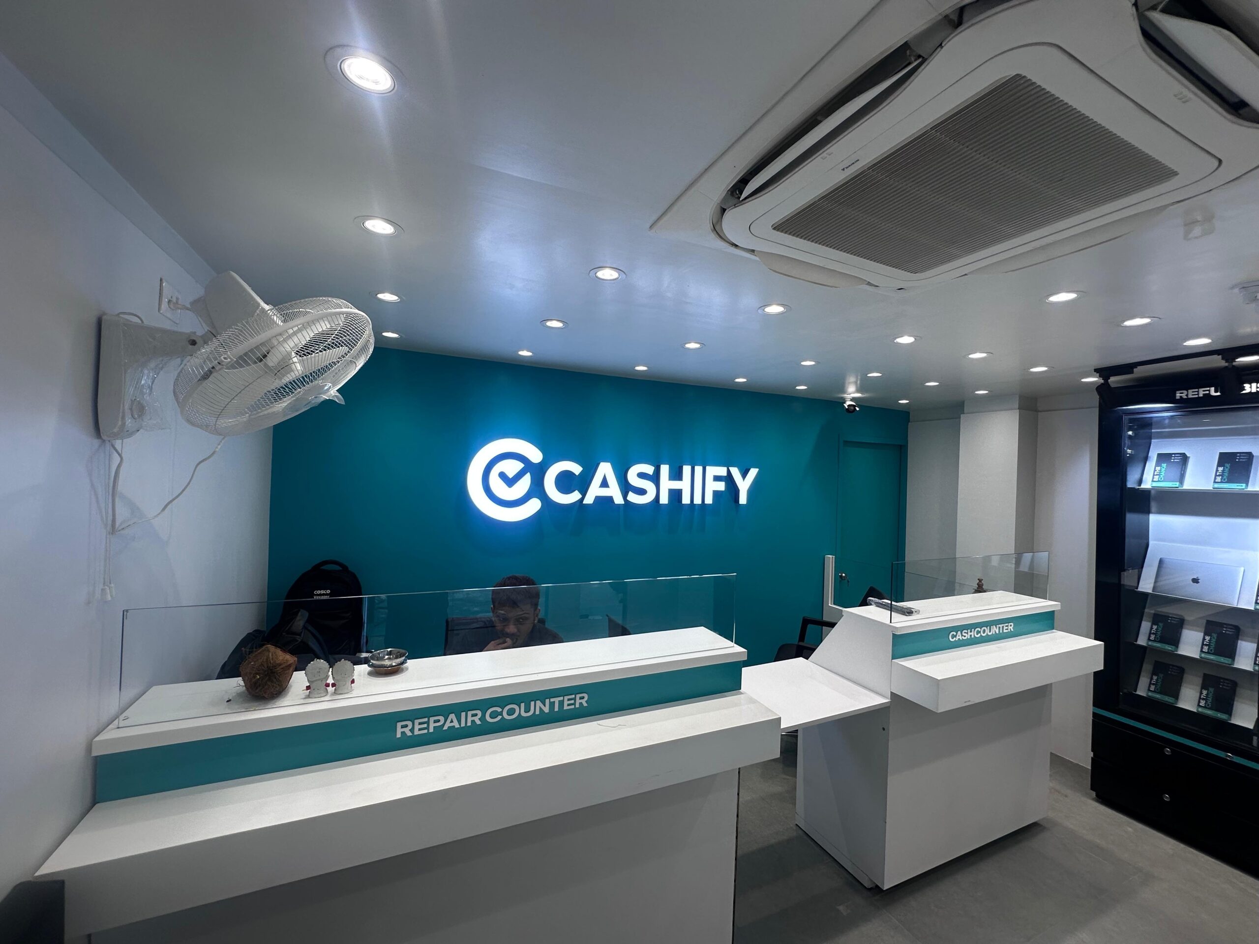 Cashify Buy, Sell and Repair Mobile Offline Store Sector 16 Rohini Delhi